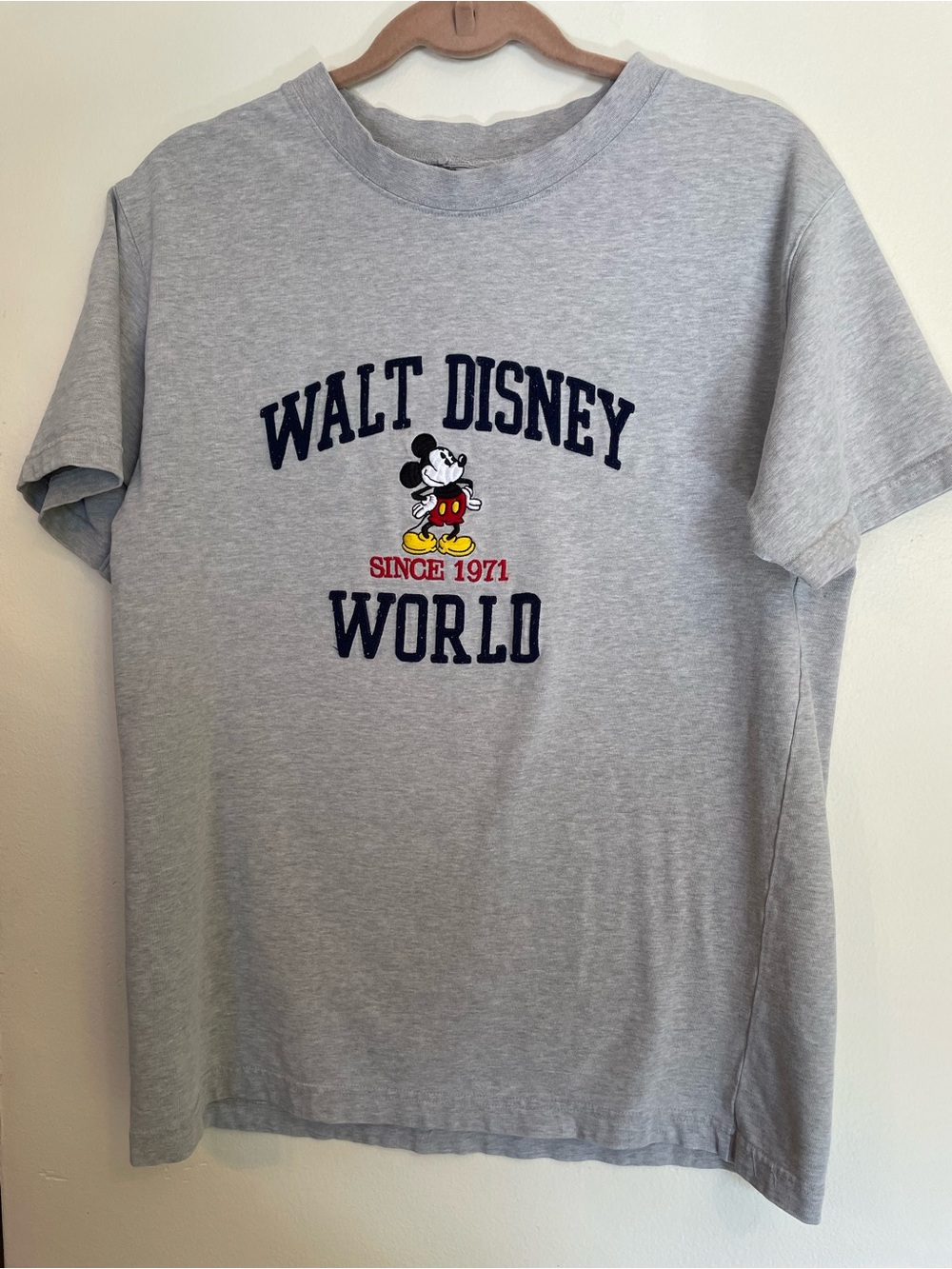 Vintage Walt Disney World Mickey Mouse Embroidered Gray T-Shirt Medium